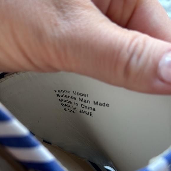 Bar III‎ Ruffle Sandals - Picture 6 of 6